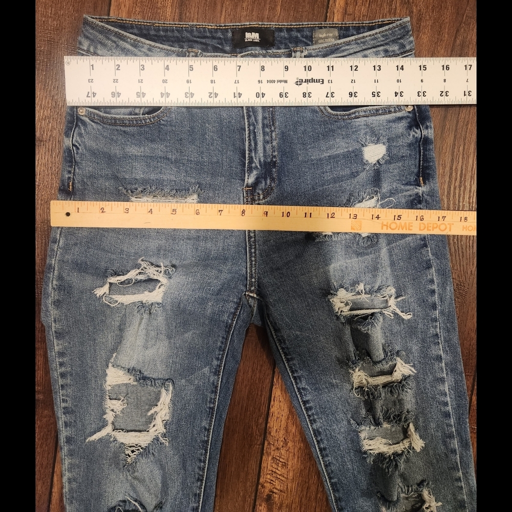 Distressed Jeans - Picture 12 of 16